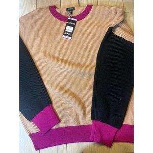 Express Women's Crewneck Relaxed Soft Long Sleeved Relaxed Fit Sweater Large